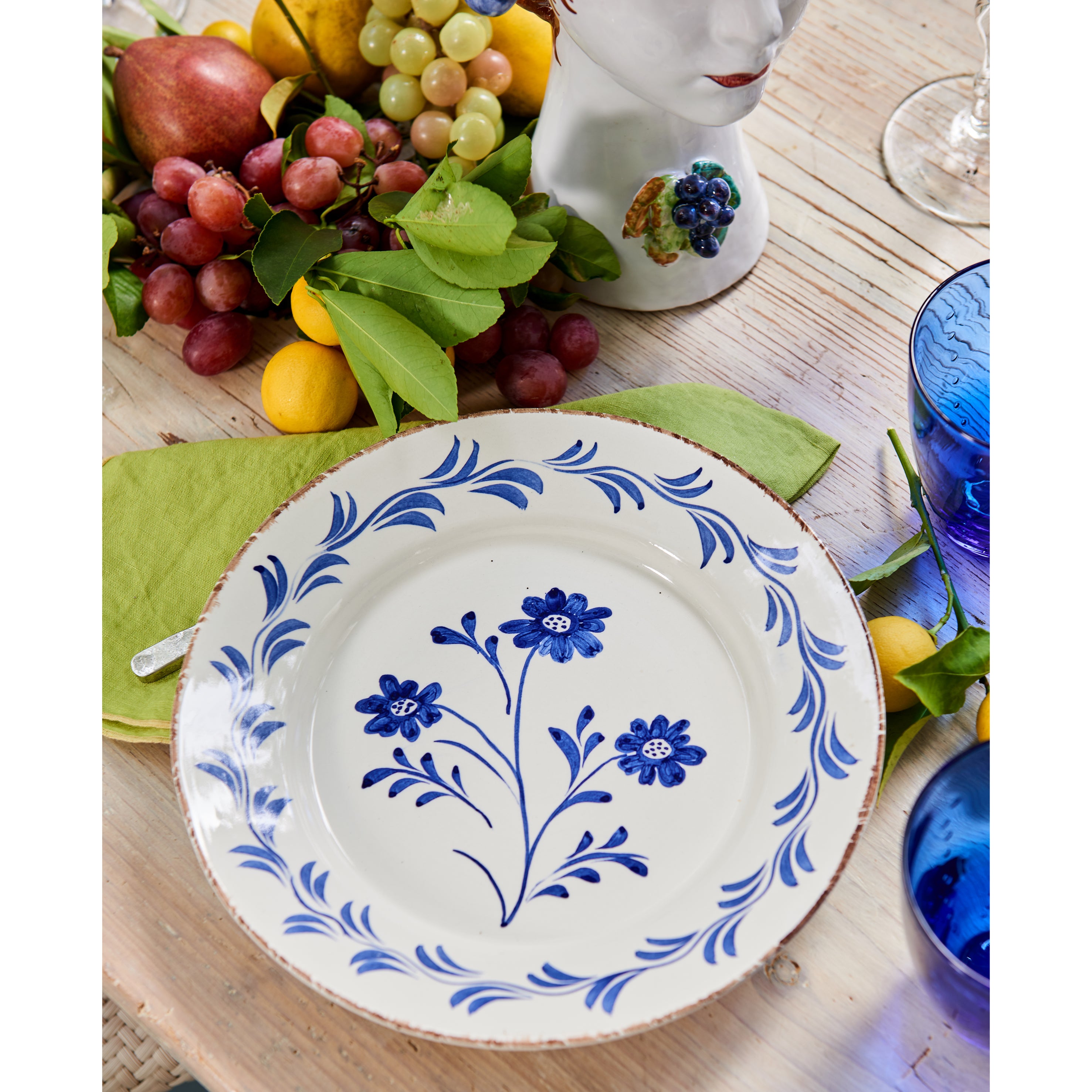 Casa Nuno Blue and White Dinner Plate, Vines, 3 Flowers/Vines, Set