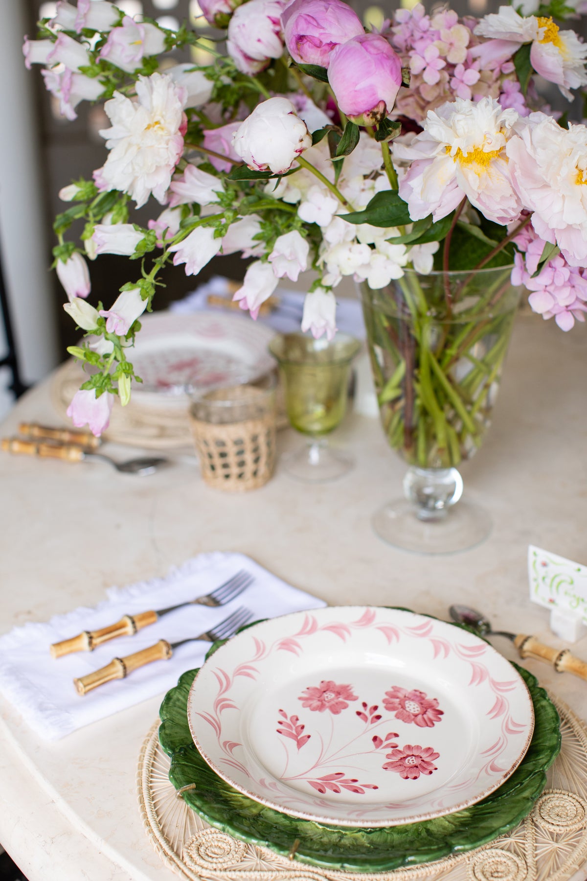 Casa Nuno Pink and White Dinner Plate, 3 Flowers/Vines, Set of 2